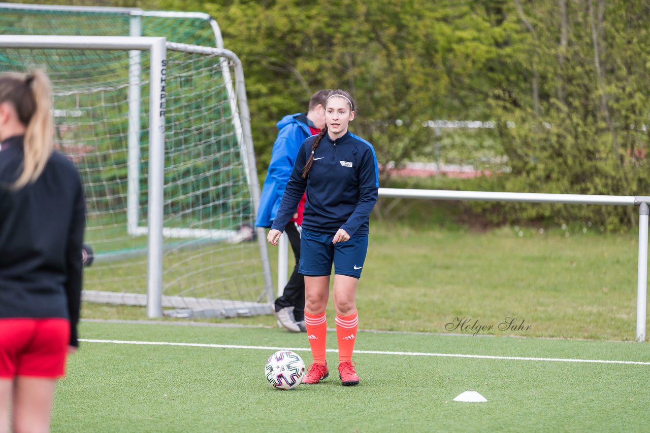 Bild 123 - Co-Trainerin der Frauen Nationalmannschaft Britta Carlson in Wahlstedt